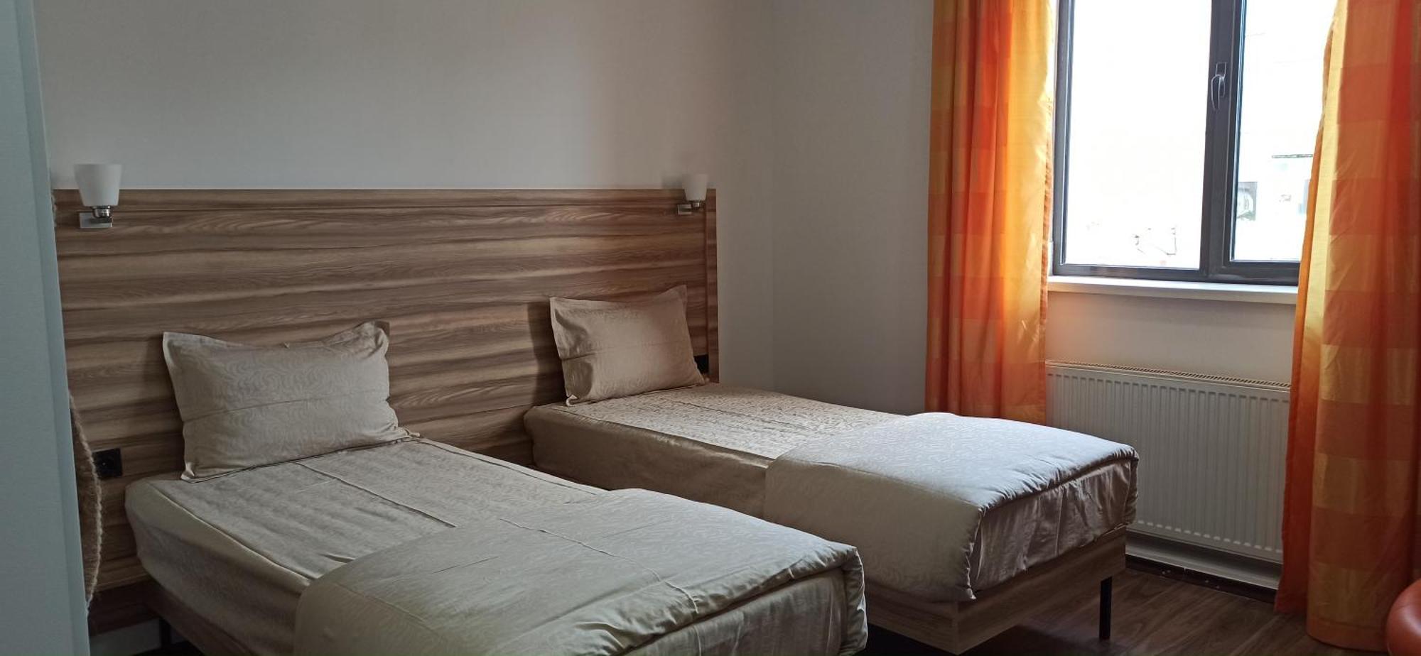 Amir Hotel Karakol Kültér fotó