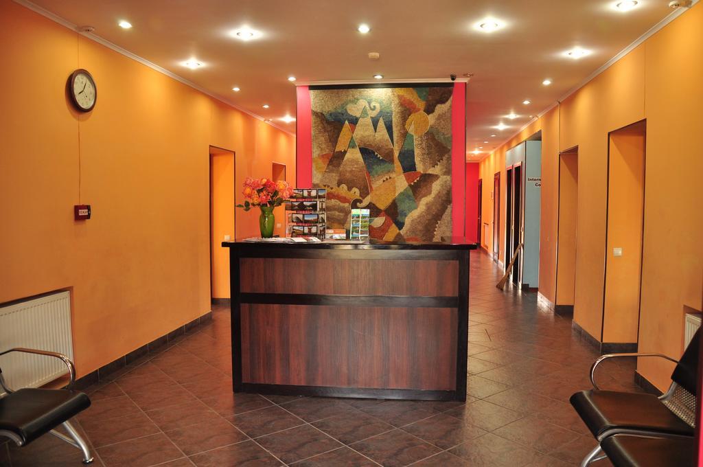 Amir Hotel Karakol Kültér fotó