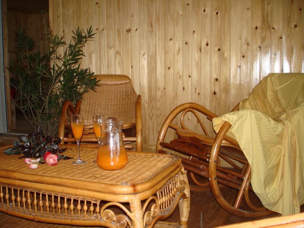 Amir Hotel Karakol Kültér fotó
