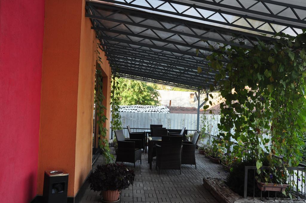 Amir Hotel Karakol Kültér fotó