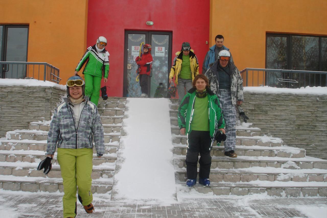 Amir Hotel Karakol Kültér fotó