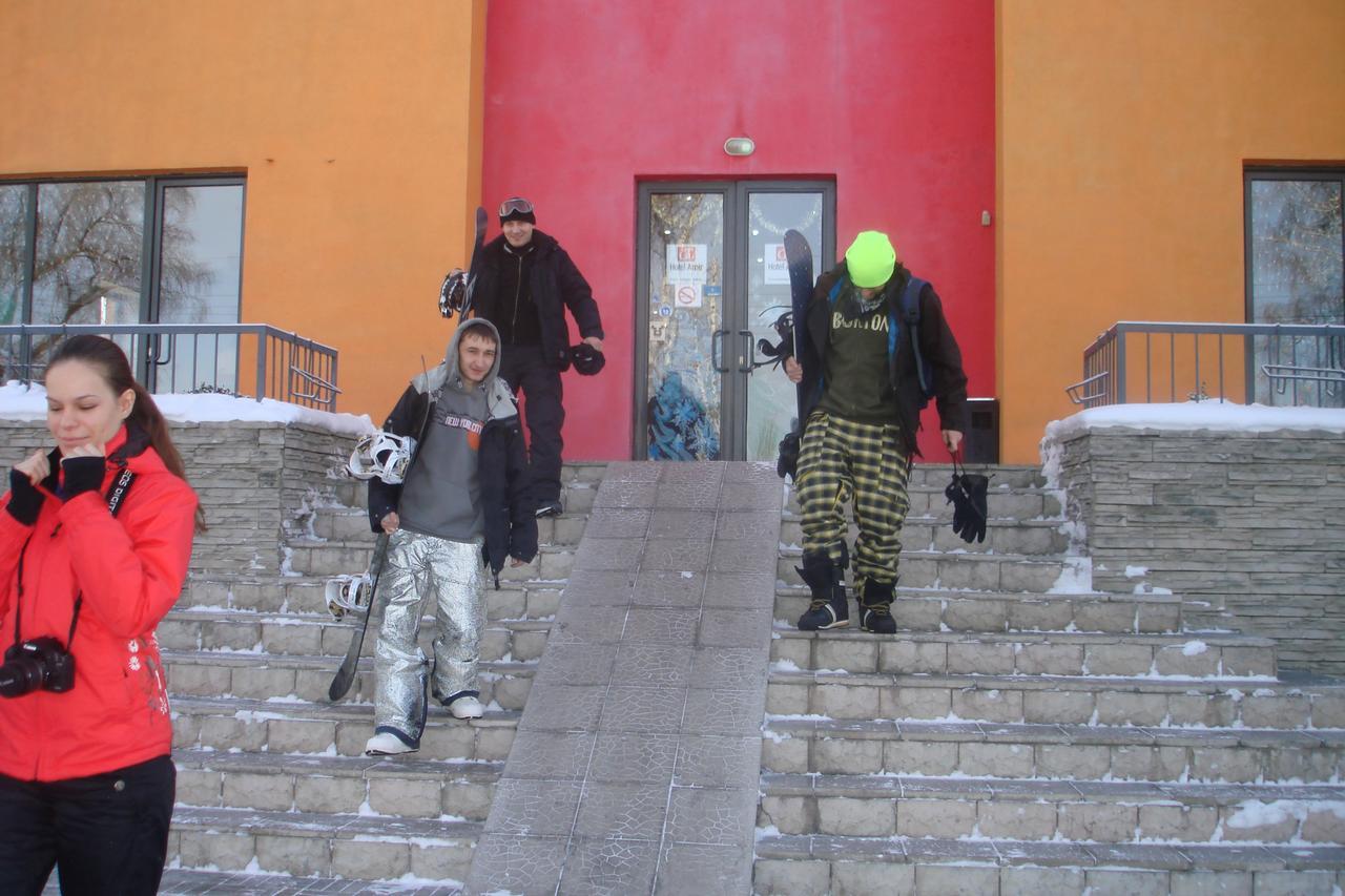 Amir Hotel Karakol Kültér fotó