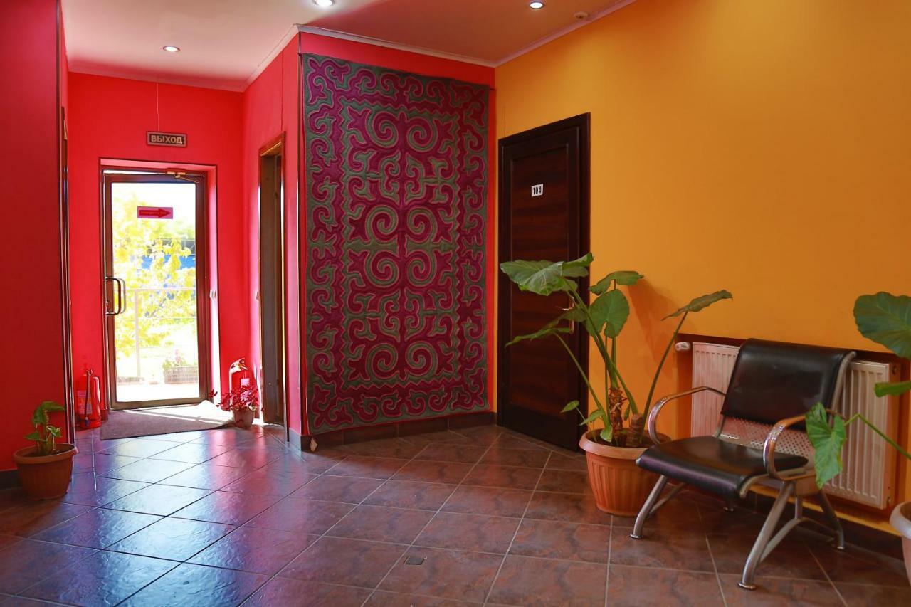 Amir Hotel Karakol Kültér fotó